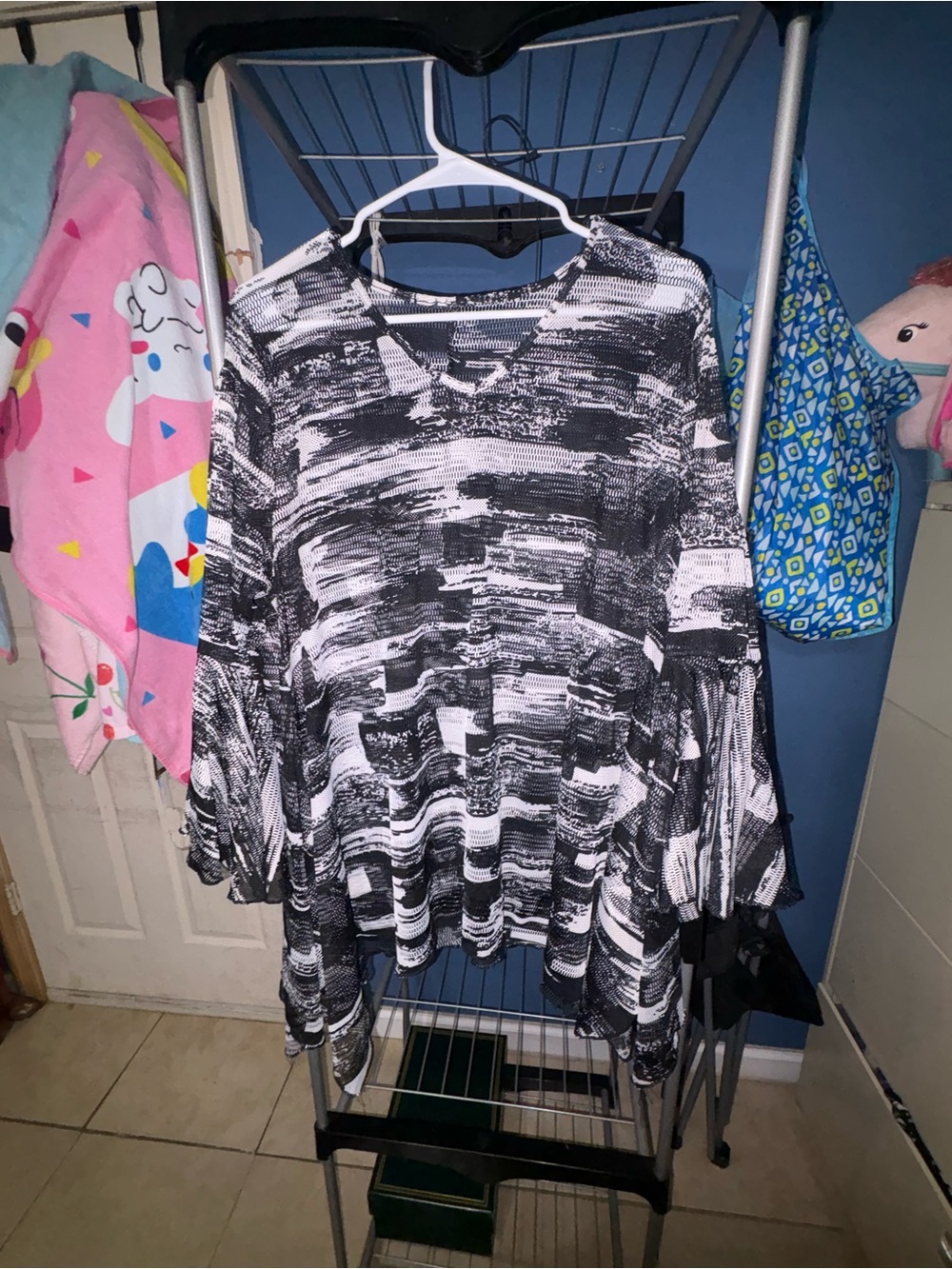 Black & White Abstract Print Bell-Sleeve Tunic